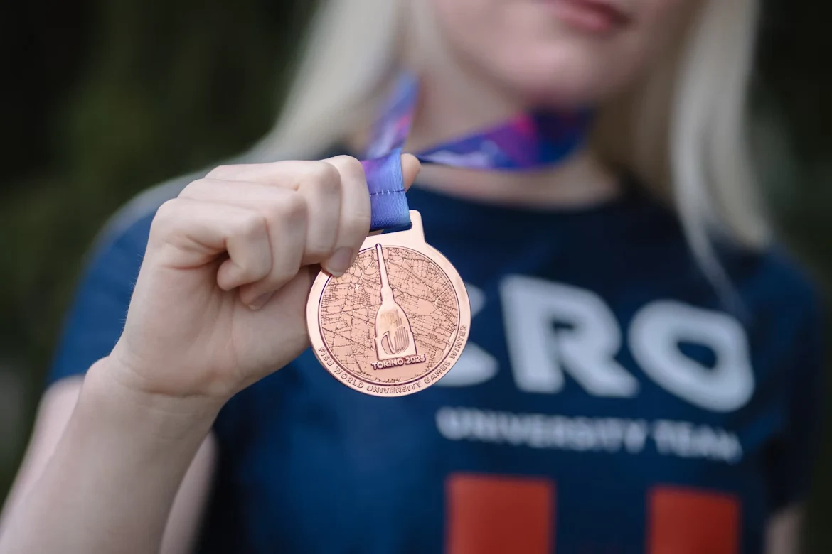 describe a person from your country who won a prize, medal or award ielts speaking part 2